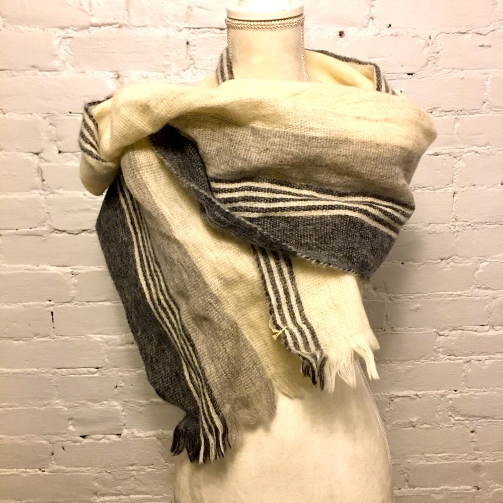 NWT Icemart sheepswool scarf handmade iceland